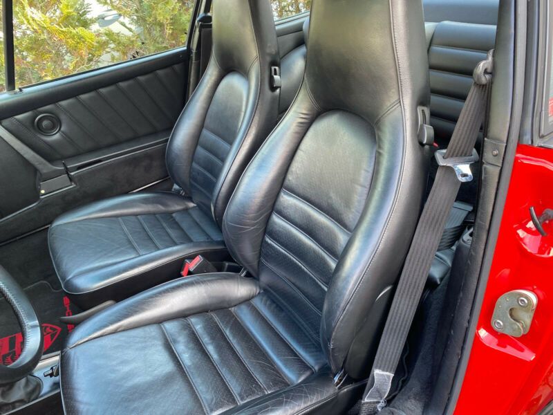 Porsche Carrera GT • 1988 • 150,000 km 10