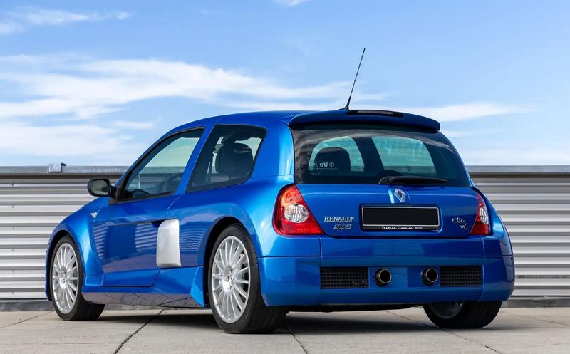 Renault Clio • 2003 • 24,500 km 3