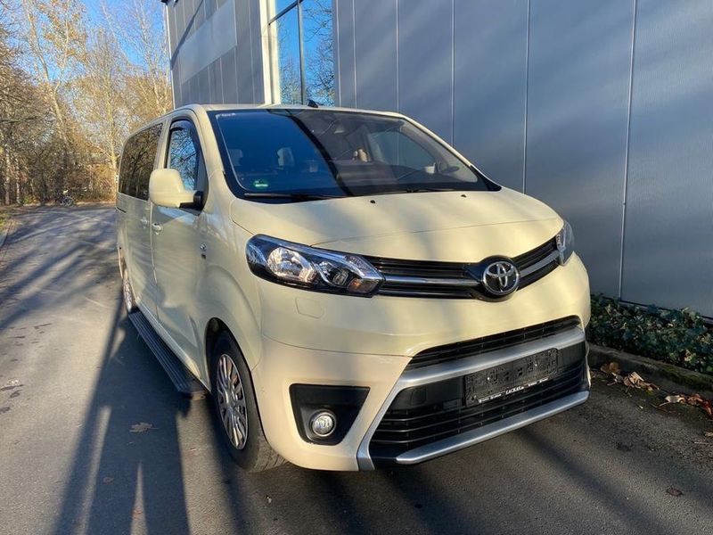 Toyota Verso • 2018 • 85,000 km 1