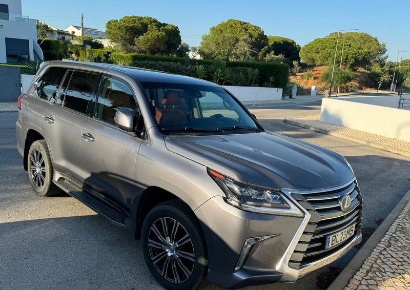 Lexus LX • 2017 • 64,000 km 1