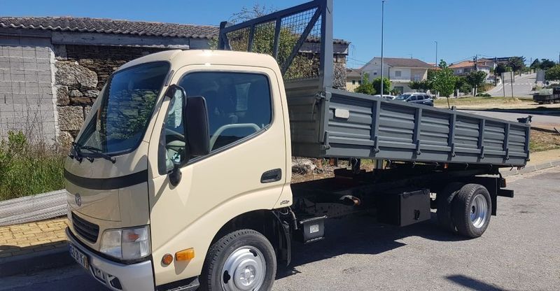 Toyota Dyna • 2004 • 194,000 km 1