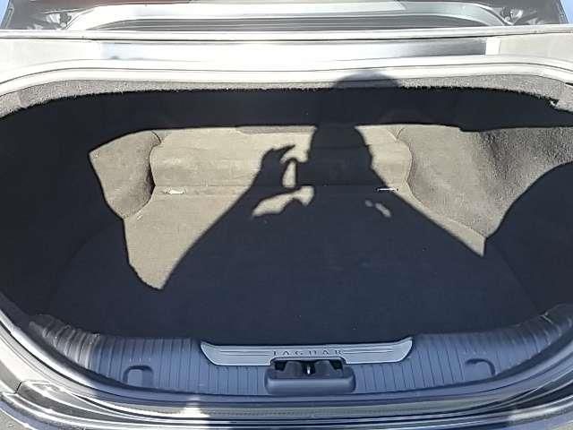 Jaguar XJ • 2010 • 225,000 km 12