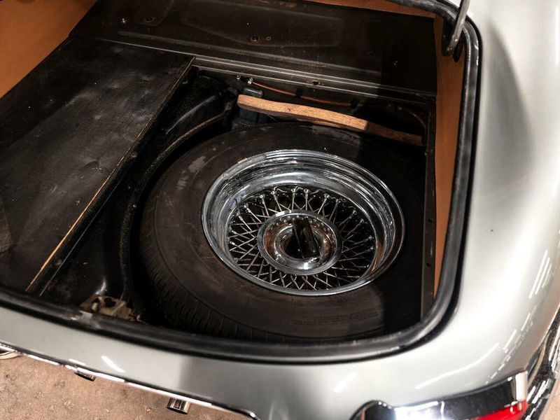 Jaguar E-PACE • 1967 • 42,690 km 20