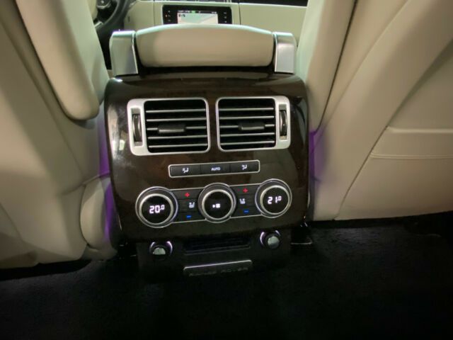 Land Rover Range Rover • 2016 • 131,114 km 19