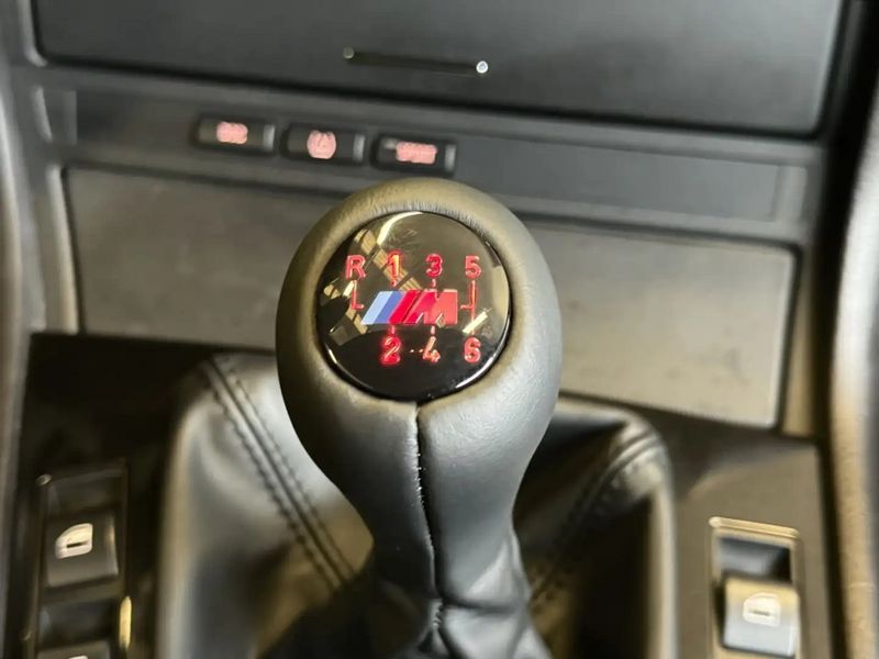 BMW M3 • 2005 • 134,000 km 10