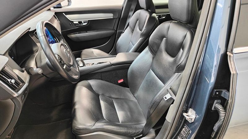 Volvo S90 • 2022 • 60,507 km 11