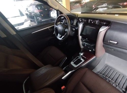 Toyota Fortuner • 2018 • 30,000 km 3