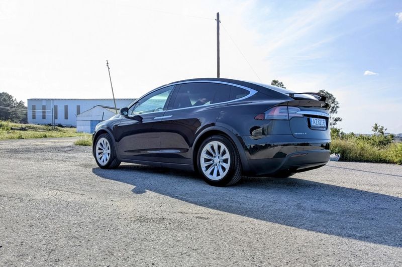 Tesla Model X • 2018 • 104,000 km 4