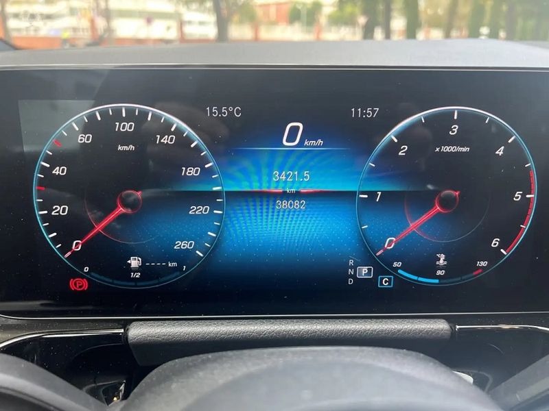 Mercedes-Benz Class B • 2021 • 35,000 km 8