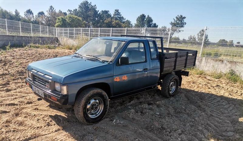Nissan Pickup • 1988 • 190,000 km 1