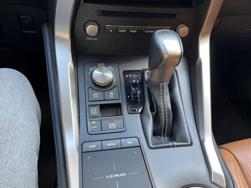 Lexus NX • 2020 • 59,500 km 5