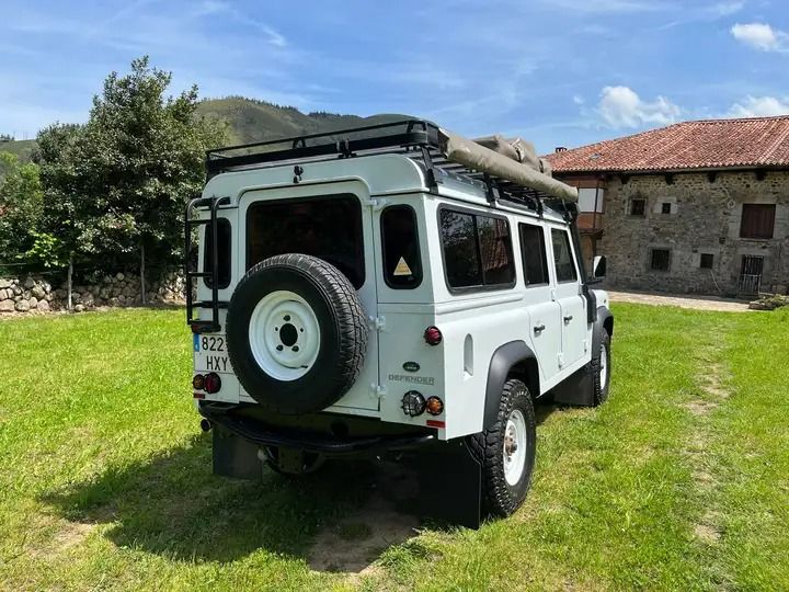 Land Rover Defender • 2014 • 180,000 km 4