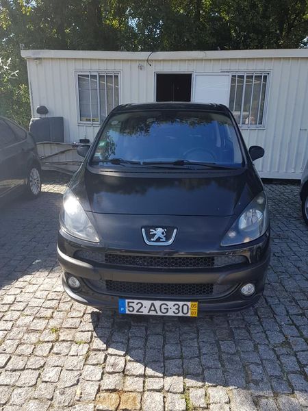 Peugeot 1007 • 2009 • 107,000 km 1