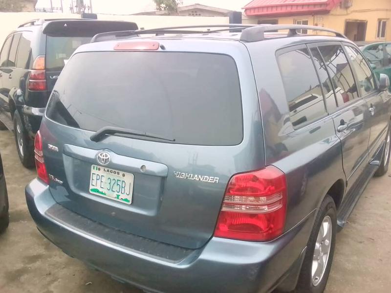 Toyota Highlander • 2003 • 125,550 km 3