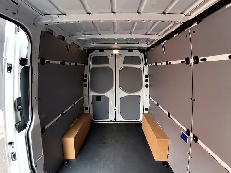 Mercedes-Benz Sprinter • 2022 • 21,000 km 7