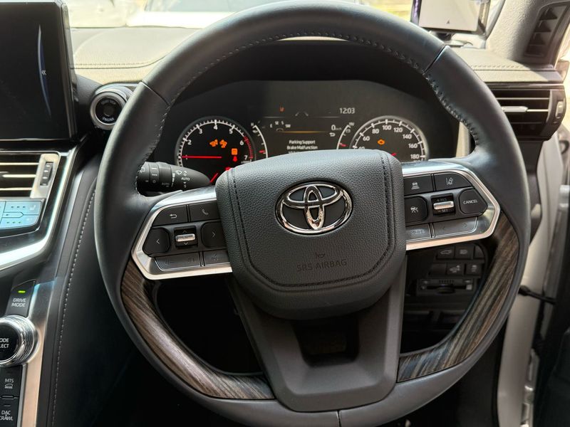 Toyota Land Cruiser • 2023 • 59,000 km 5