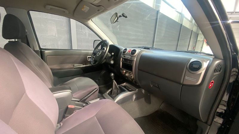 Isuzu D-MAX • 2010 • 340,000 km 4