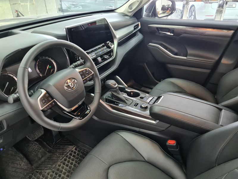 Toyota Highlander • 2022 • 45 km 7