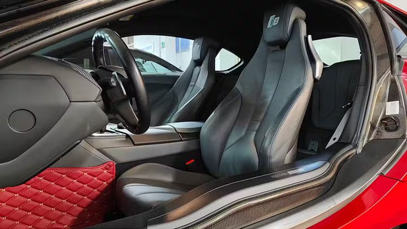 BMW i8 • 2016 • 69,497 km 20