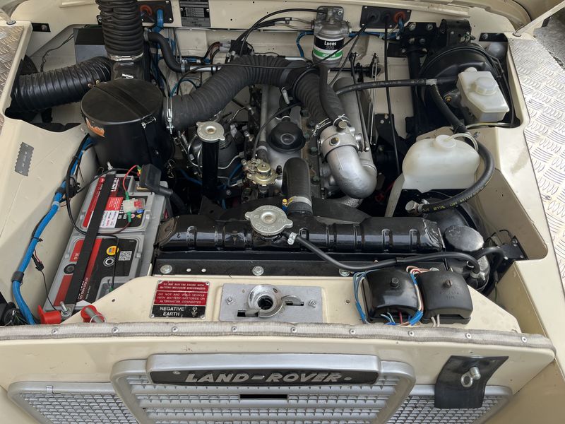 Land Rover 109 • 1982 • 3,600 km 7