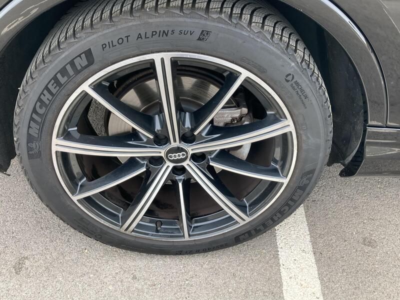 Audi Q7 • 2020 • 59,577 km 2