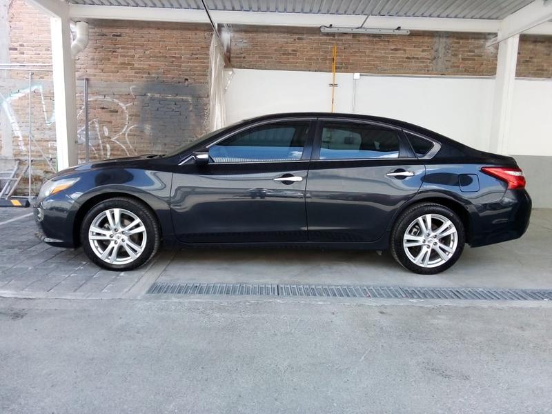 Nissan Altima • 2017 • 155,000 km 12