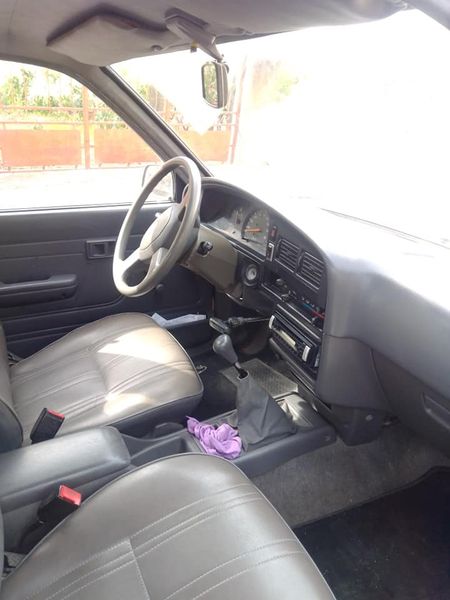 Toyota Hilux • 1994 • 300,000 km 5