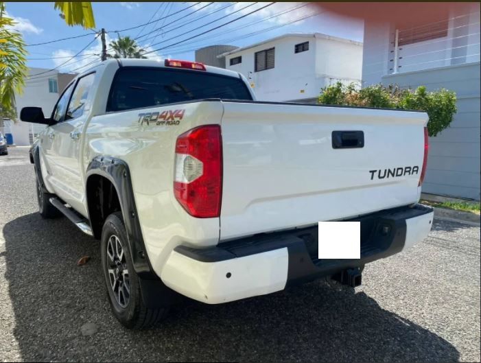 Toyota Tundra • 2016 • 93,000 km 8