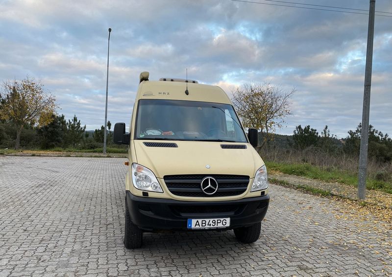 Avanti Motors Avanti II • 2008 • 200,000 km 2