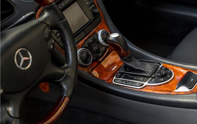 Mercedes-Benz SL • 2001 • 60,000 km 6