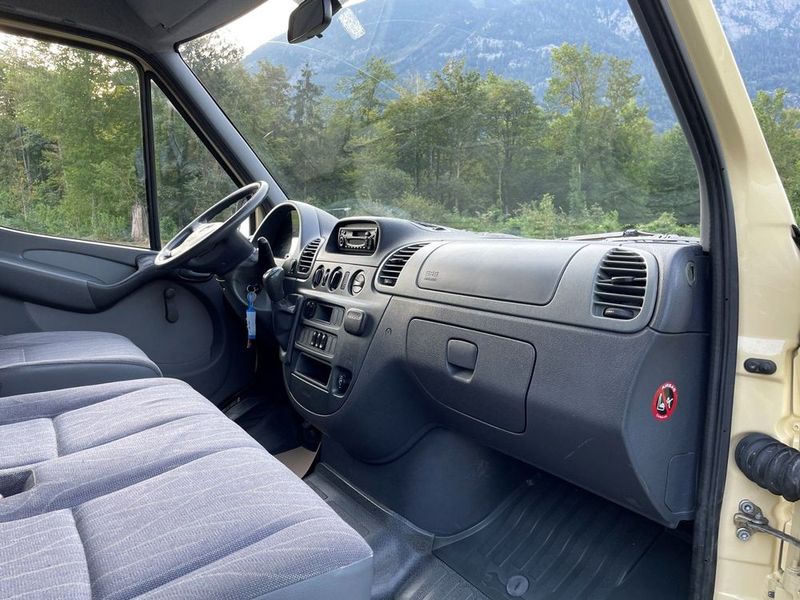 Mercedes-Benz Sprinter • 2001 • 104,000 km 2