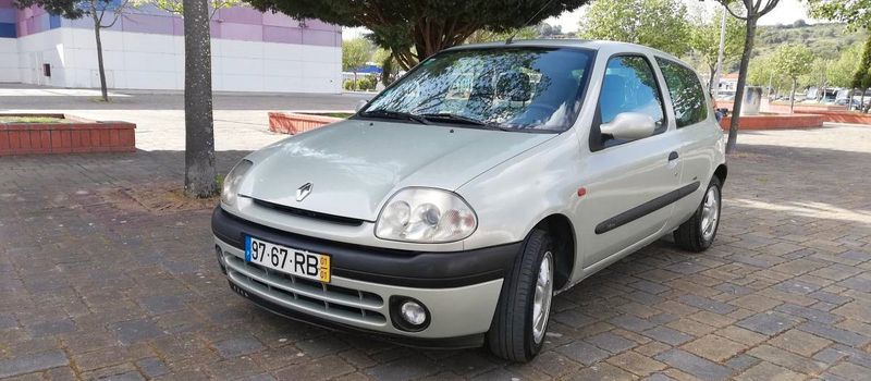 Renault Clio • 2001 • 119,999 km 7