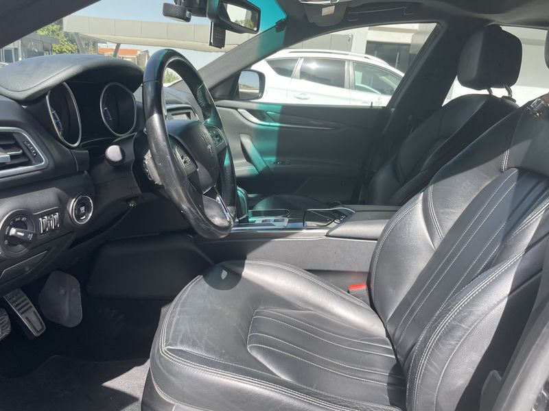 Maserati Ghibli • 2015 • 50,300 km 10