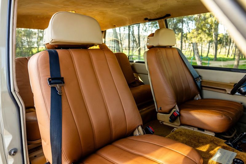 Land Rover Range Rover • 1980 • 61,000 km 11