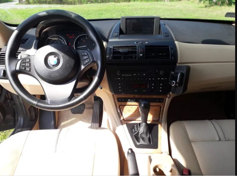 BMW X3 • 2004 • 190,000 km 4