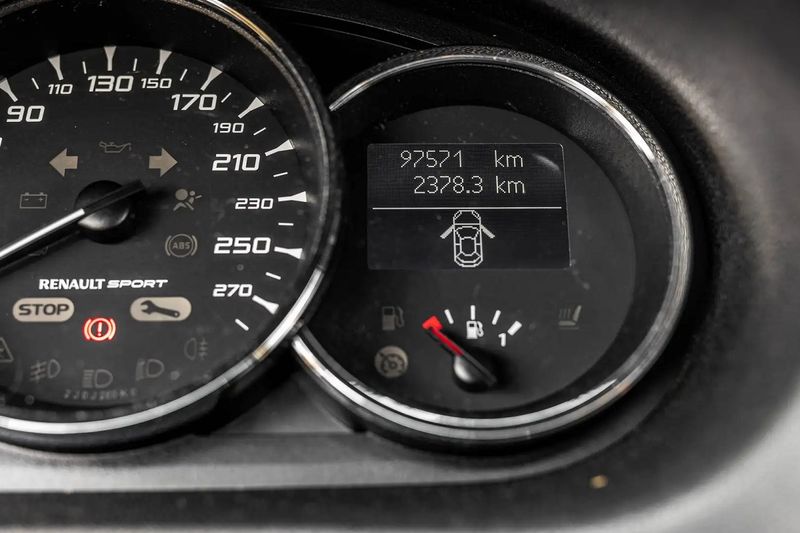 Renault Mégane Coupé • 2011 • 97,600 km 3