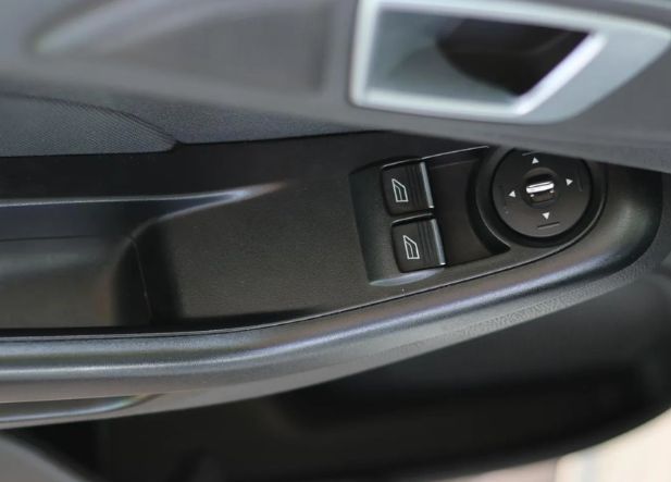 Ford Fiesta • 2014 • 144,000 km 4