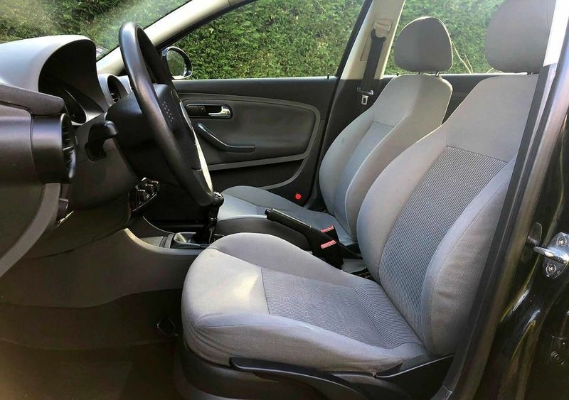 Škoda Fabia • 2005 • 299,000 km 2