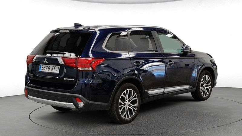 Mitsubishi Outlander • 2017 • 142,208 km 5