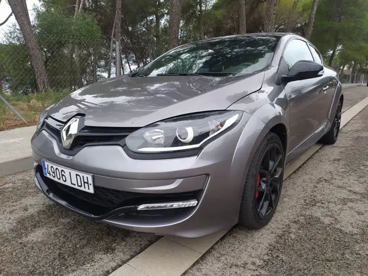 Renault Mégane • 2014 • 67,000 km 2
