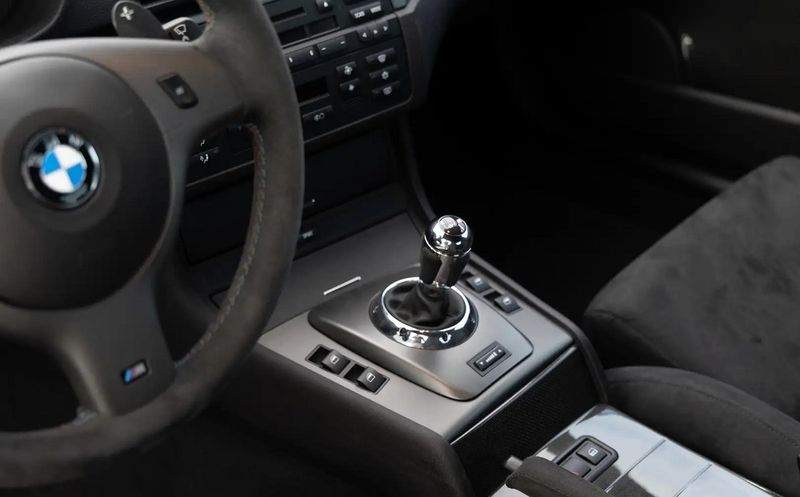 BMW M3 • 2003 • 118,000 km 14