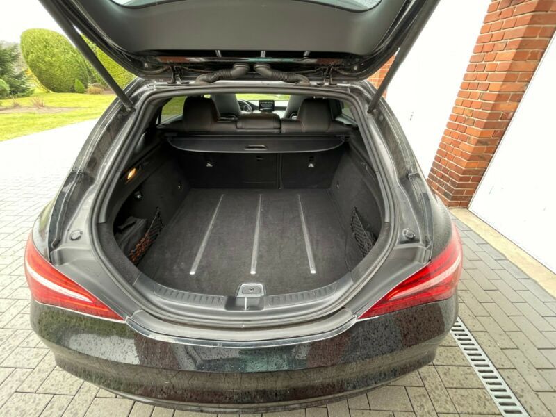 Mercedes-Benz CLA • 2017 • 95,000 km 10