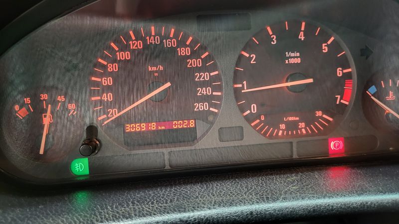 BMW 3 Series • 1994 • 300,200 km 9