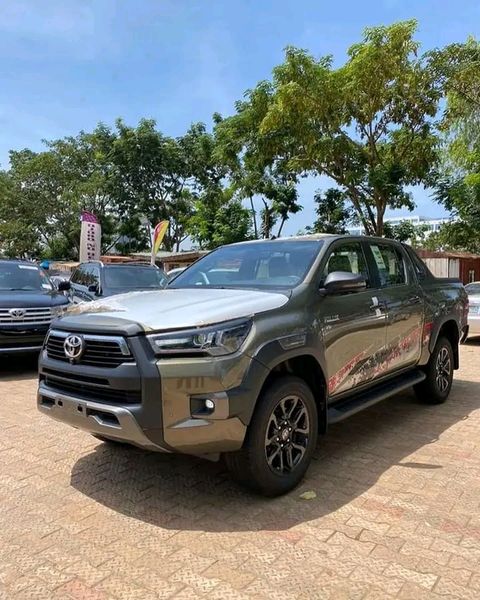 Toyota Hilux • 2020 • 50,000 km 2