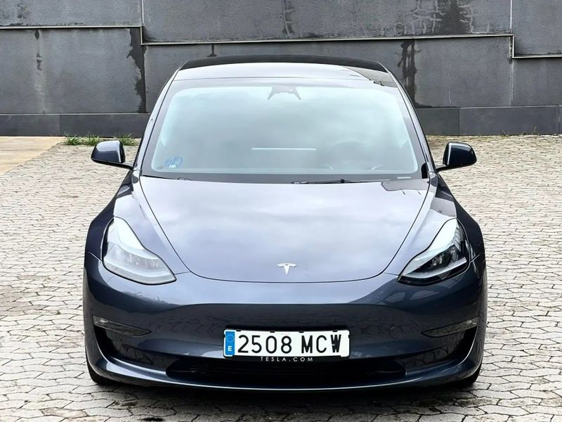 Tesla Model 3 • 2023 • 10,000 km 1