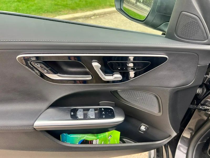 Mercedes-Benz C-Class • 2022 • 13,400 km 5