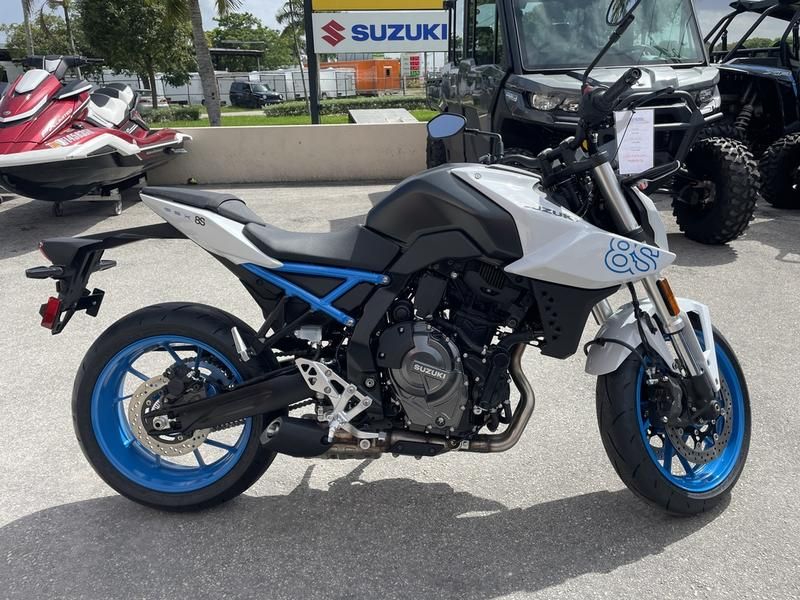 Suzuki gsx-s150 • 2022 • 10 km 3