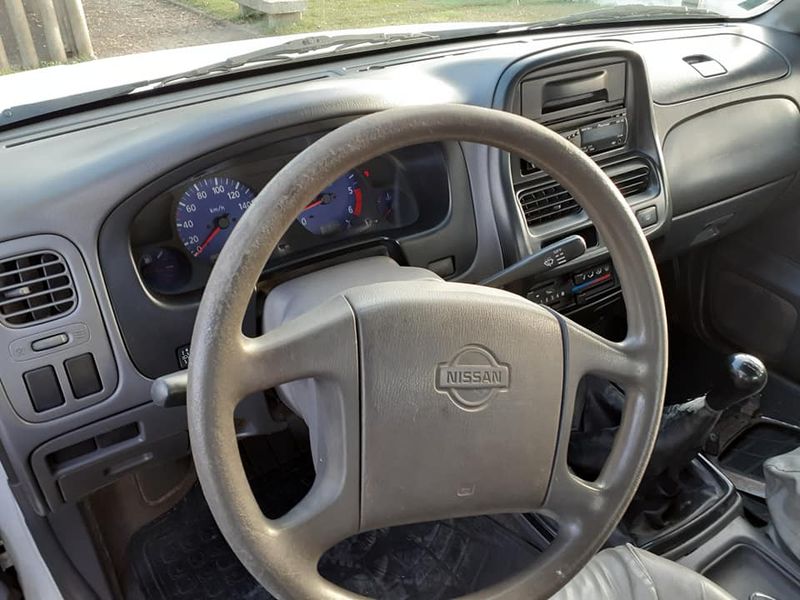 Nissan Pickup • 2002 • 99,000 km 4