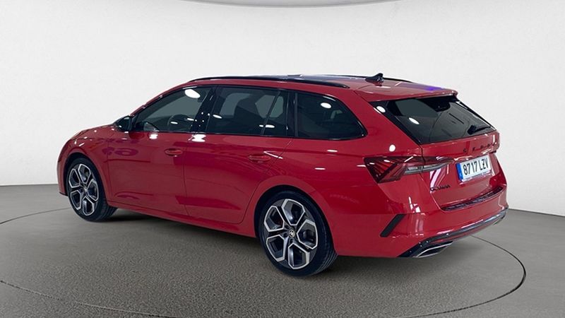 Škoda Octavia • 2022 • 42,297 km 4