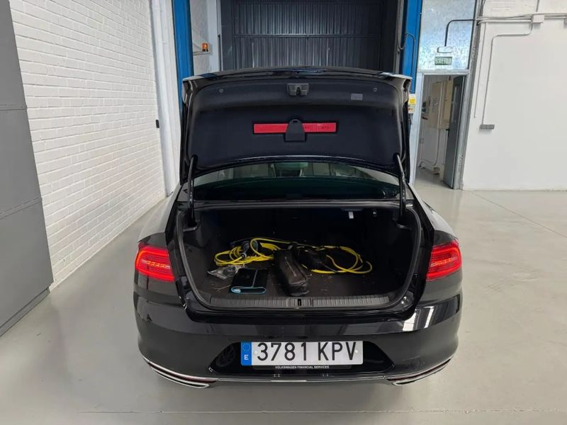 Volkswagen Passat • 2018 • 83,000 km 6